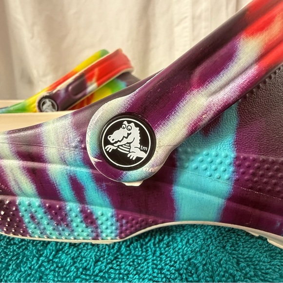 Crocs Classic Clog Tie Dye Rainbow Men's Sz 10 Womens Sz 12 - Picture 5 of 8